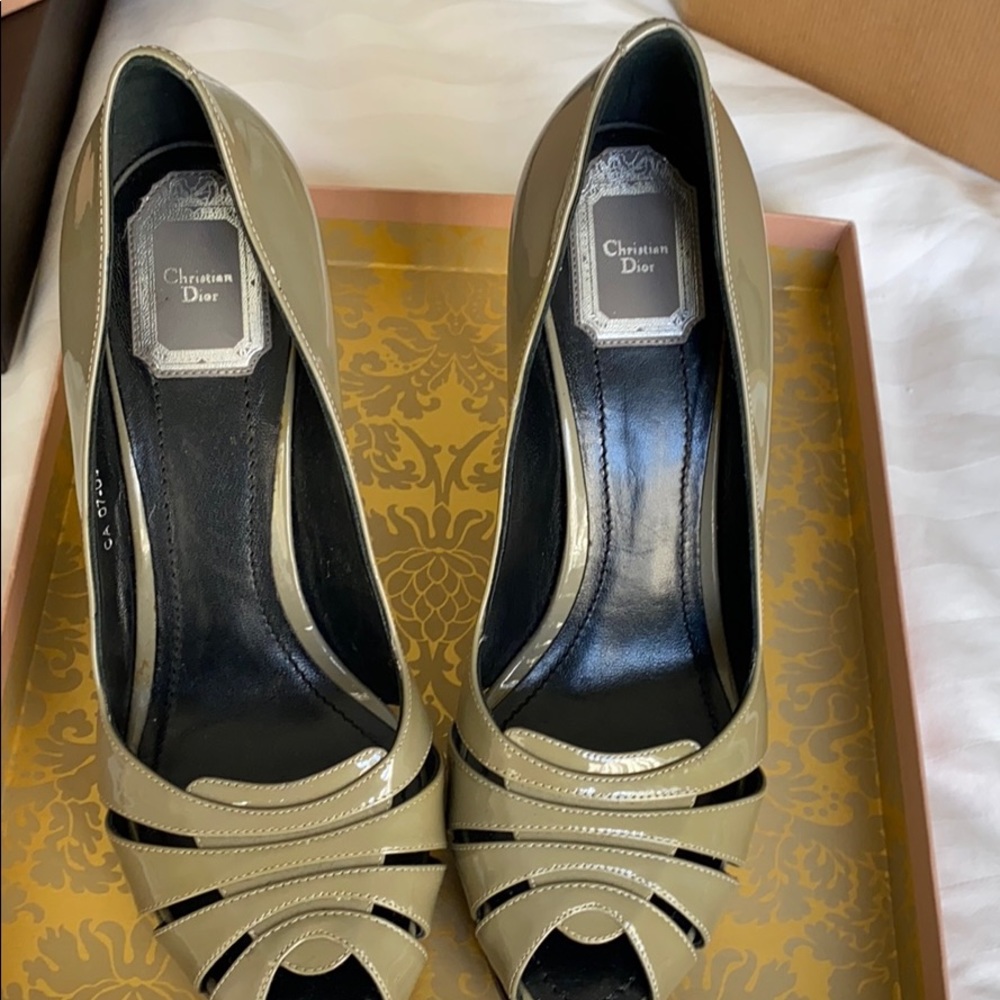 Shoes - Picture 2 of 4